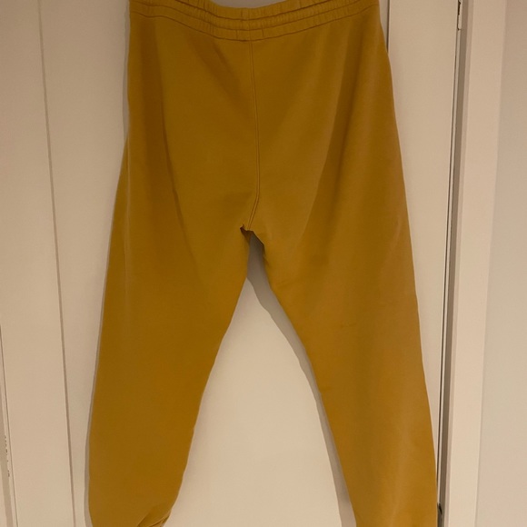 TNA The Boyfriend Jogger in Cairo Gold!! Super comfy!! - Picture 3 of 3